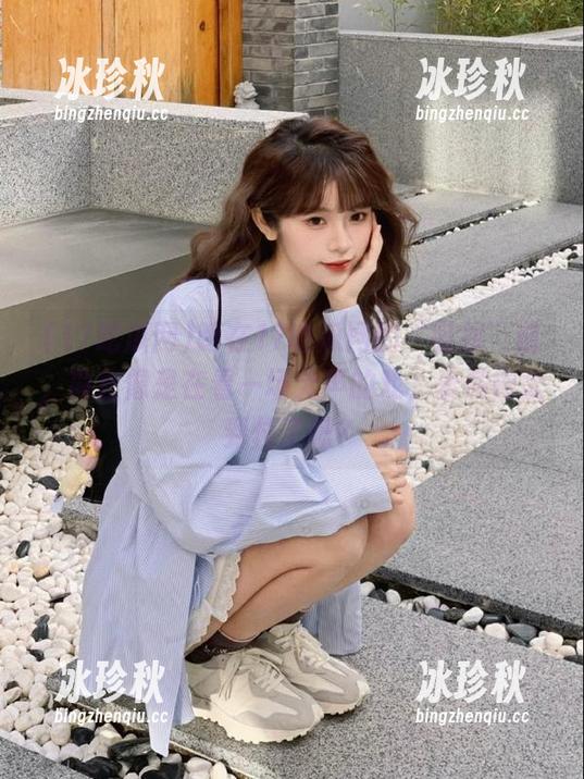 17吃瓜网 蹲在17吃瓜网的“链接”前,简直像是在看一场无声的戏,表演得太到位了吧?