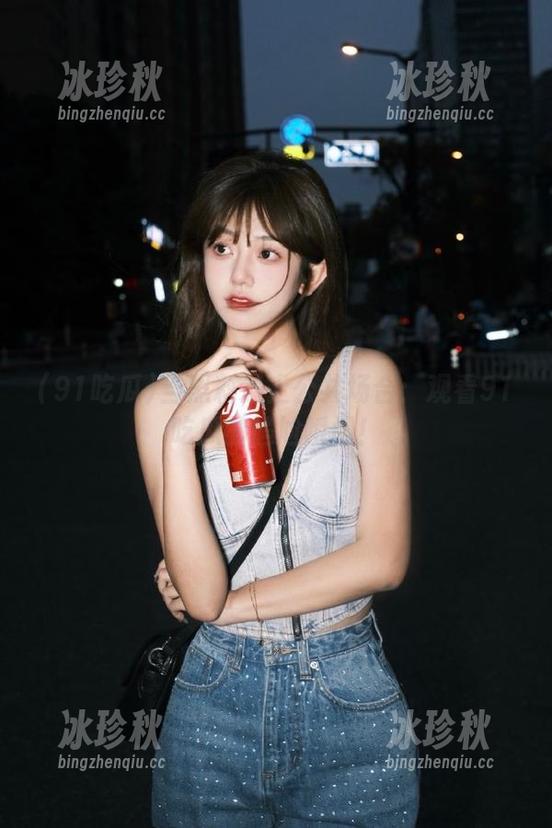 91吃瓜 当黑料遇上公共场合:观看91吃瓜的尴尬瞬间!