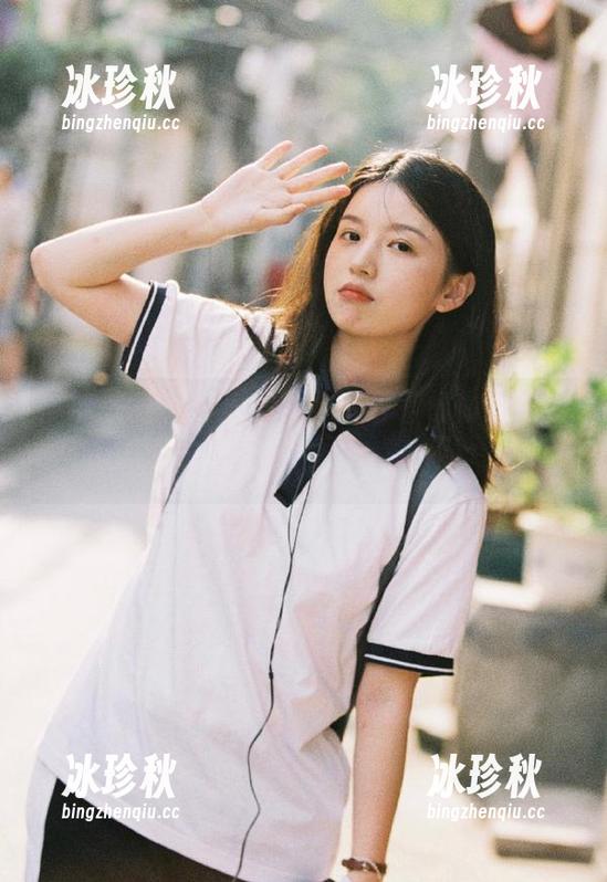 快手吃瓜 吃瓜也是个缘分,偷偷把“快手吃瓜”的链接发你,哈哈!