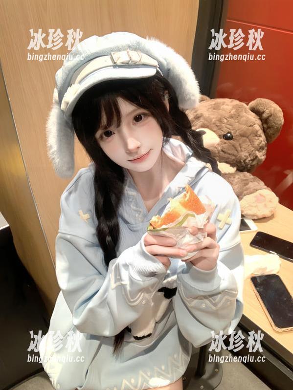 黑哥冲料 黑哥冲料带来小小鱼的直达真情流露,简直要心碎!